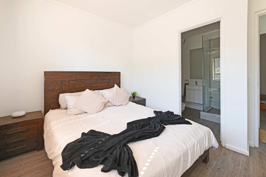 2 Bedroom Property for Sale in Zonnebloem Western Cape